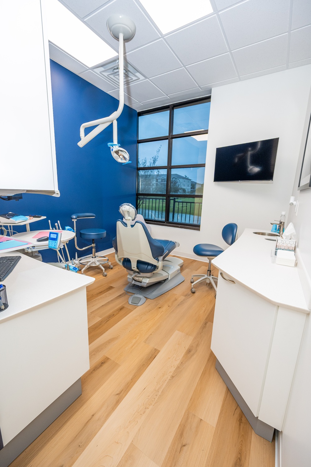 Dental Treatment Room, ProsthDent Magnolia Dental treatment room with exam chair at the ProsthDent prosthodontist office in Magnolia